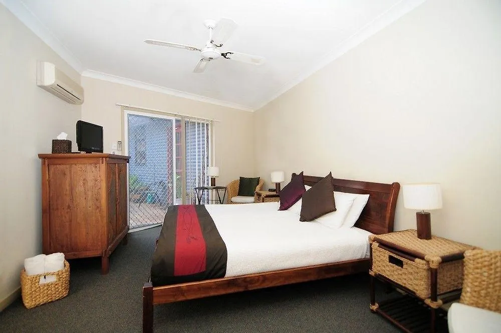 **** Hotel Dolphin Sands Bed Breakfast Byron Bay Australia