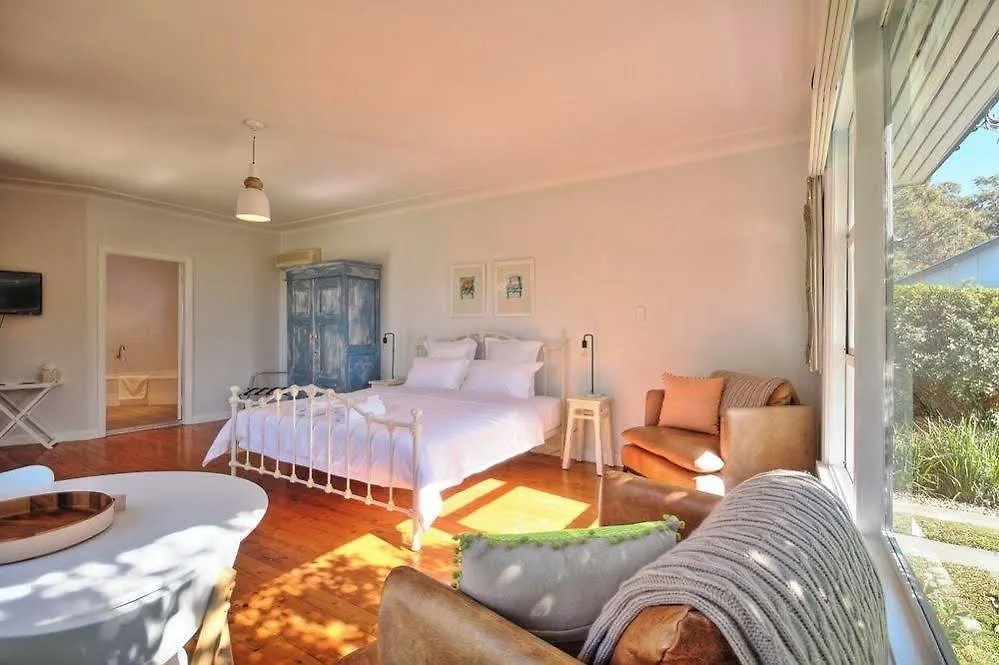 **** Hotel Dolphin Sands Bed Breakfast Byron Bay Australia